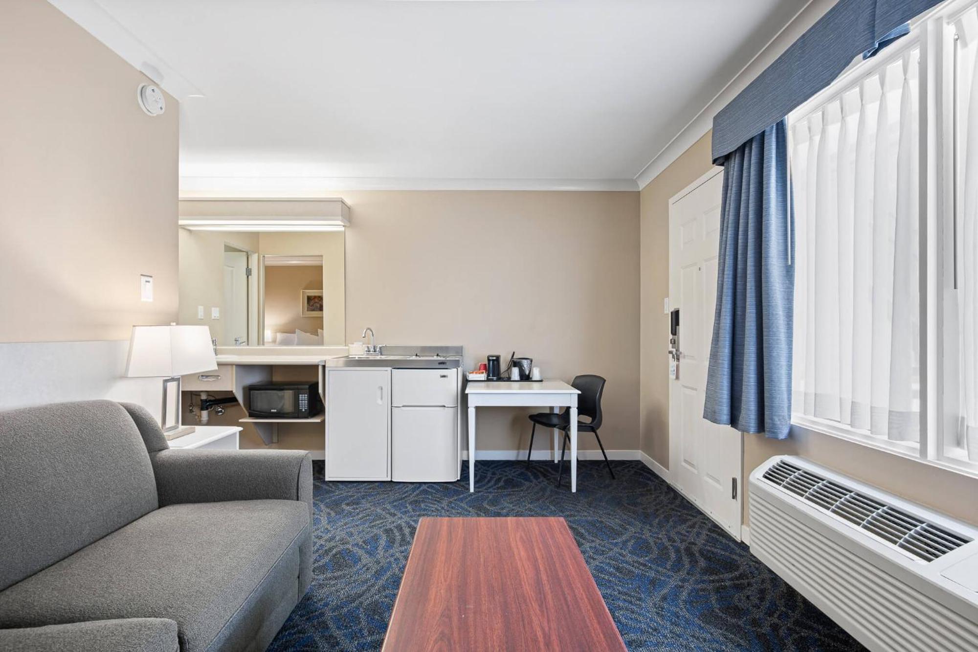 Glenwood Inn & Suites Trail Eksteriør bilde