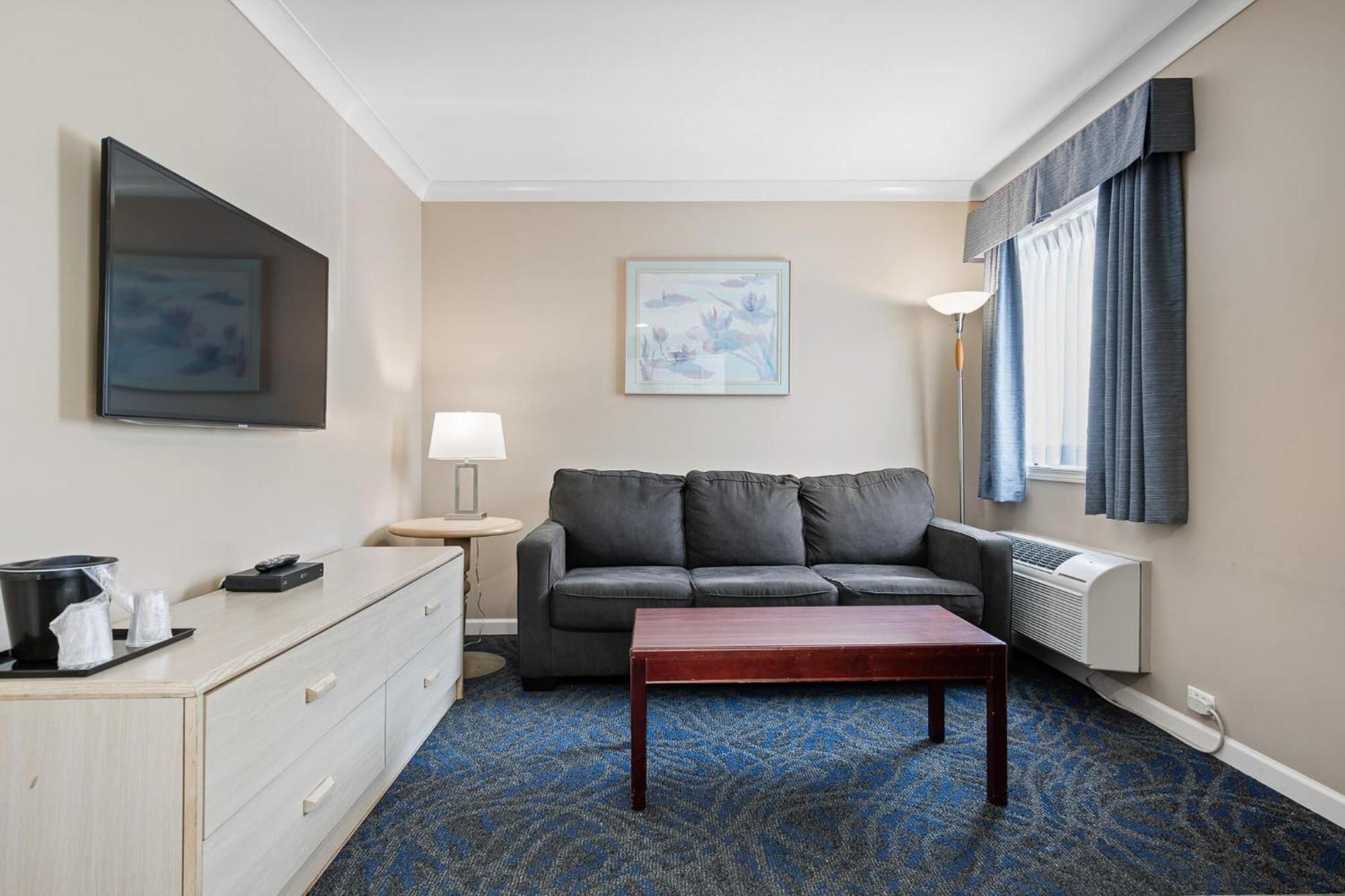 Glenwood Inn & Suites Trail Eksteriør bilde