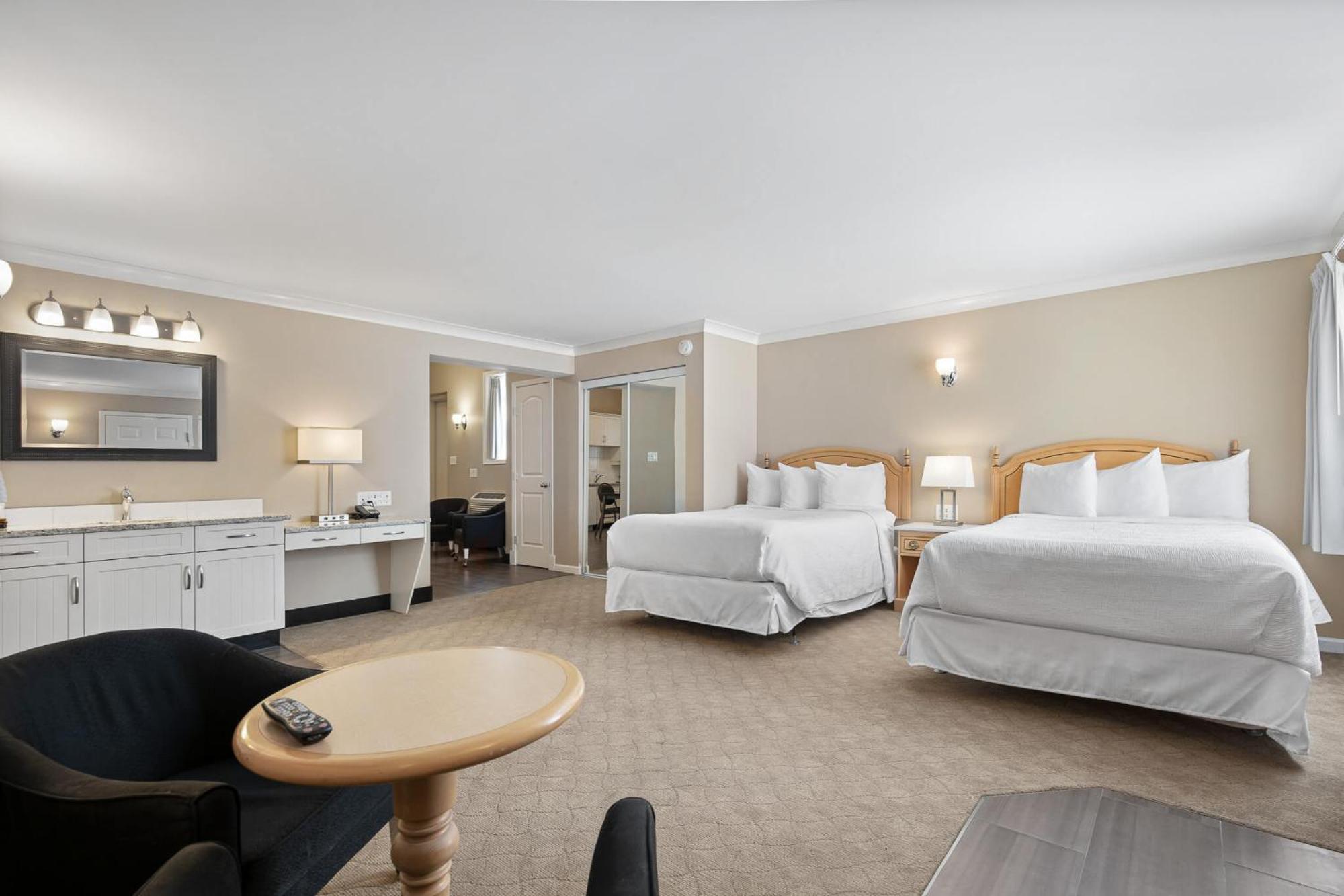 Glenwood Inn & Suites Trail Eksteriør bilde