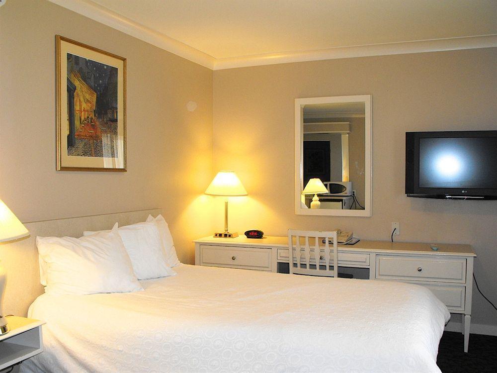 Glenwood Inn & Suites Trail Eksteriør bilde