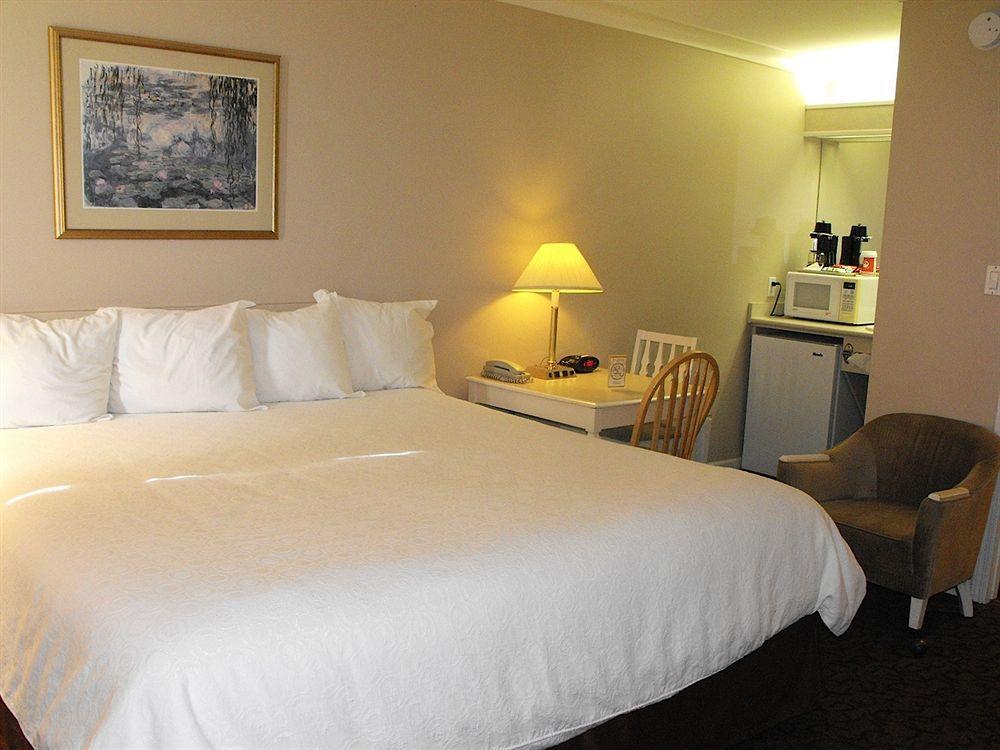 Glenwood Inn & Suites Trail Eksteriør bilde