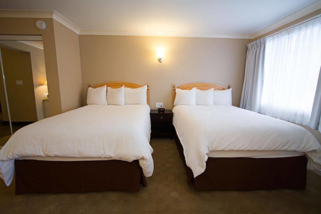Glenwood Inn & Suites Trail Eksteriør bilde