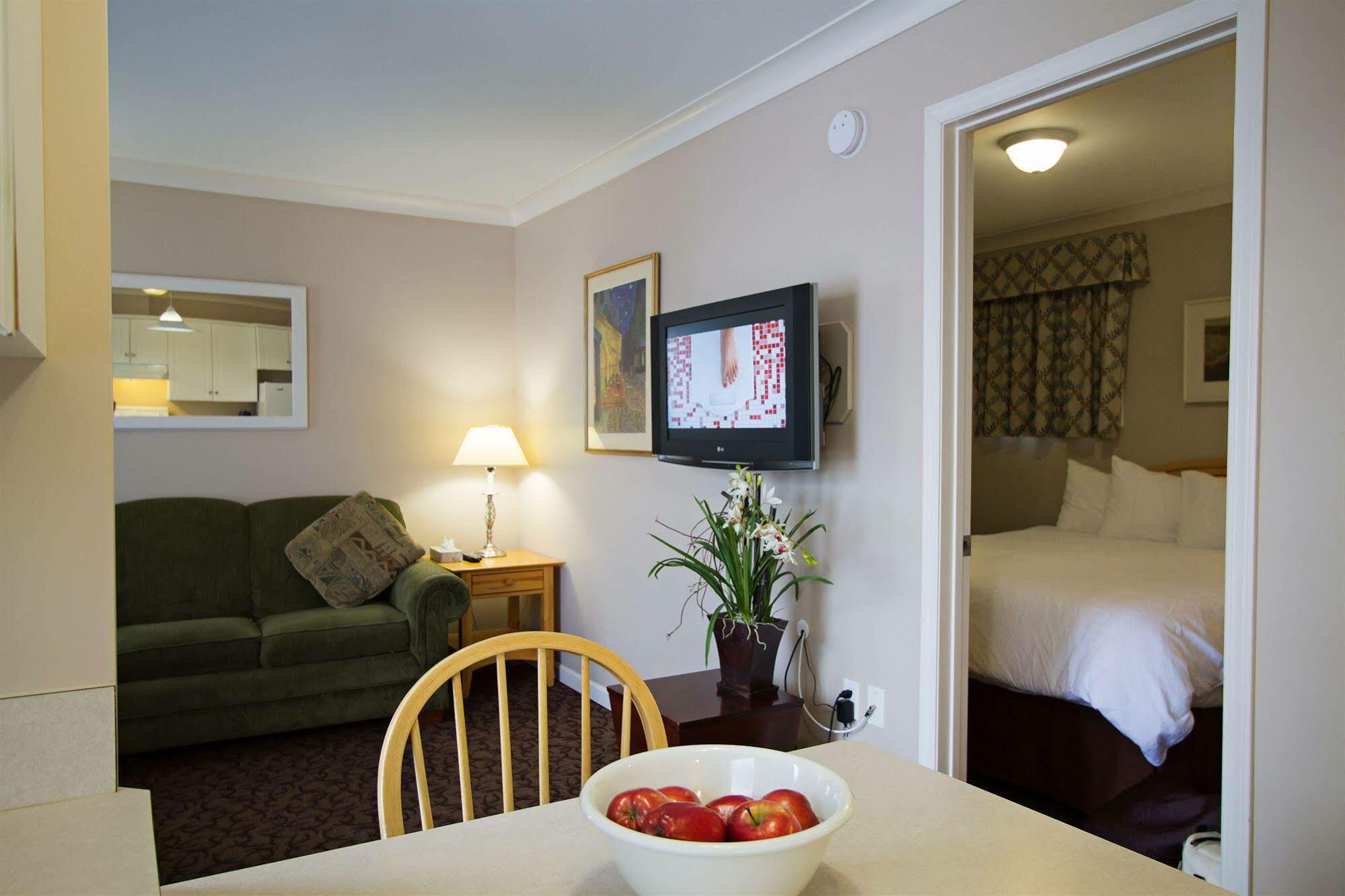 Glenwood Inn & Suites Trail Eksteriør bilde