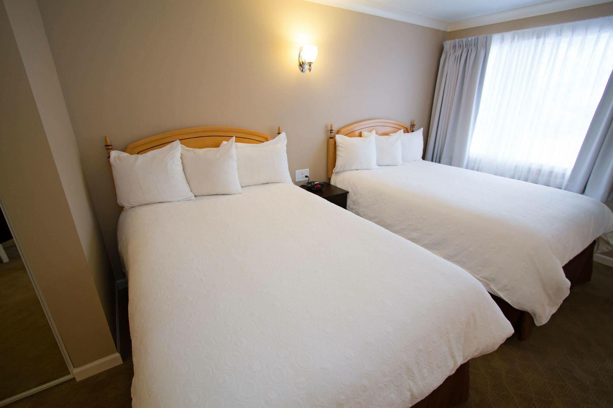 Glenwood Inn & Suites Trail Eksteriør bilde
